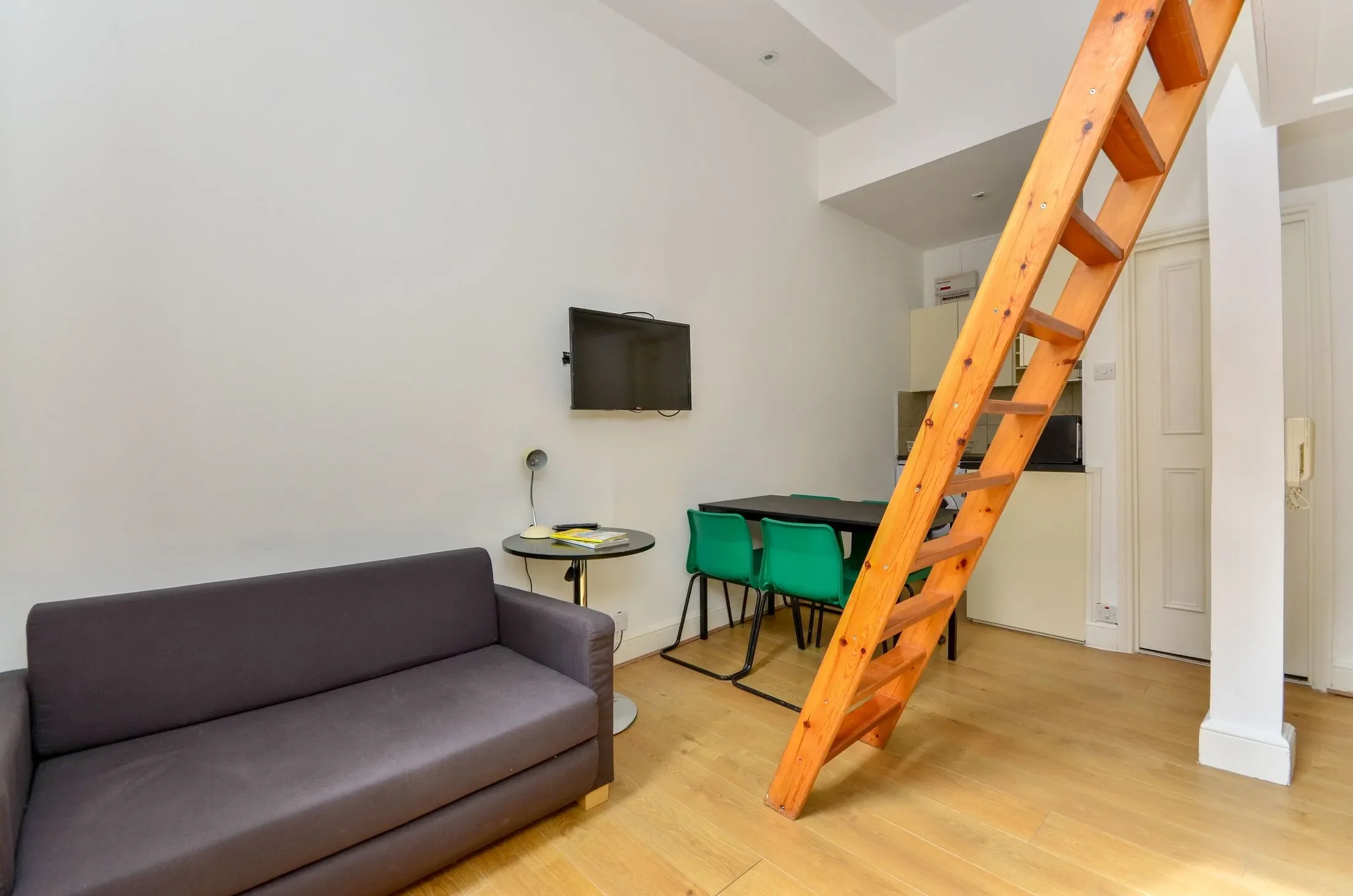 Flat Collingham Place in Greater London