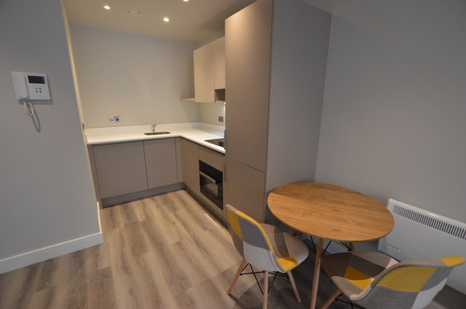 Flat Leith Close in Slough