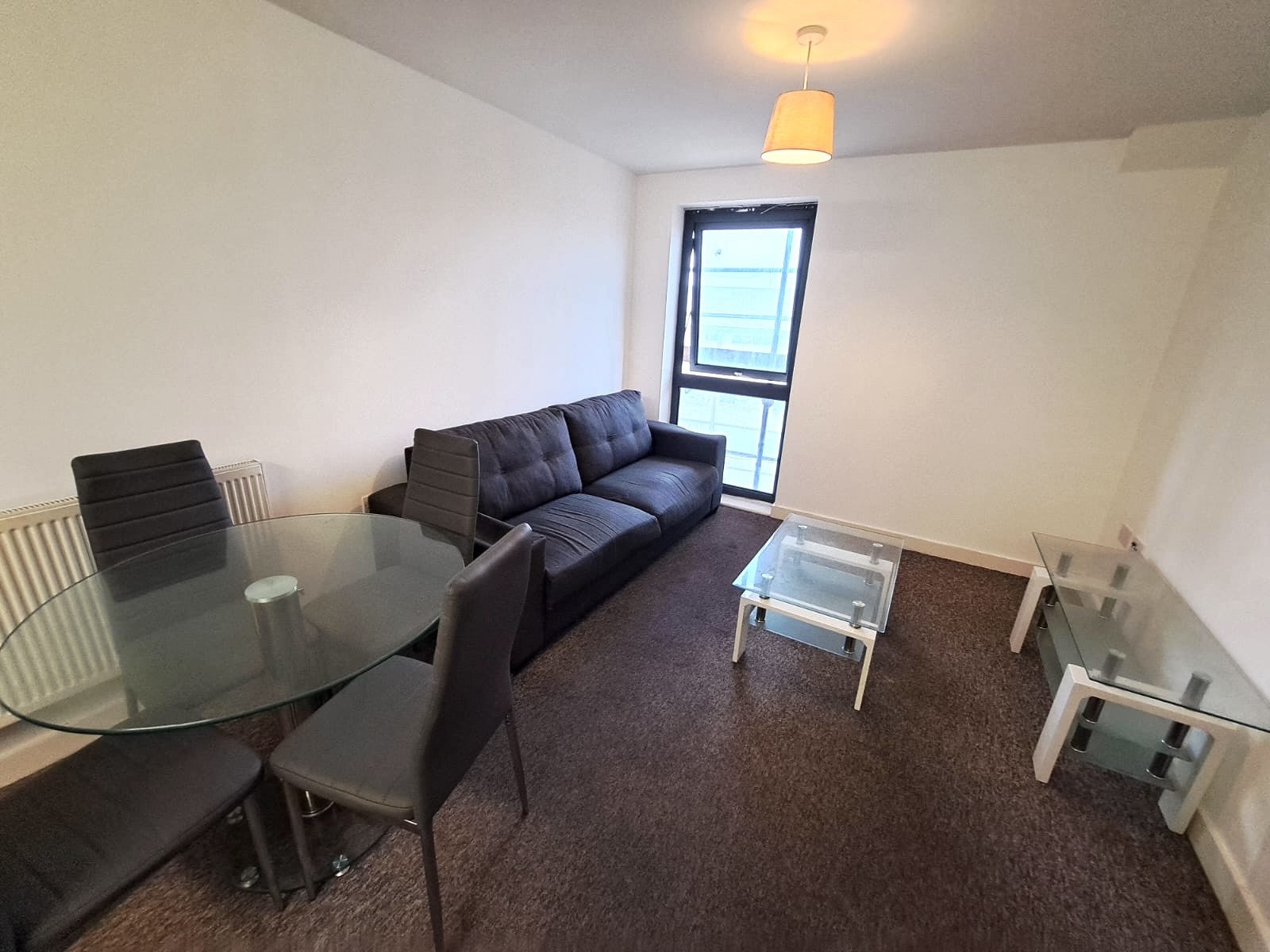 Flat Carriage Close in Hale