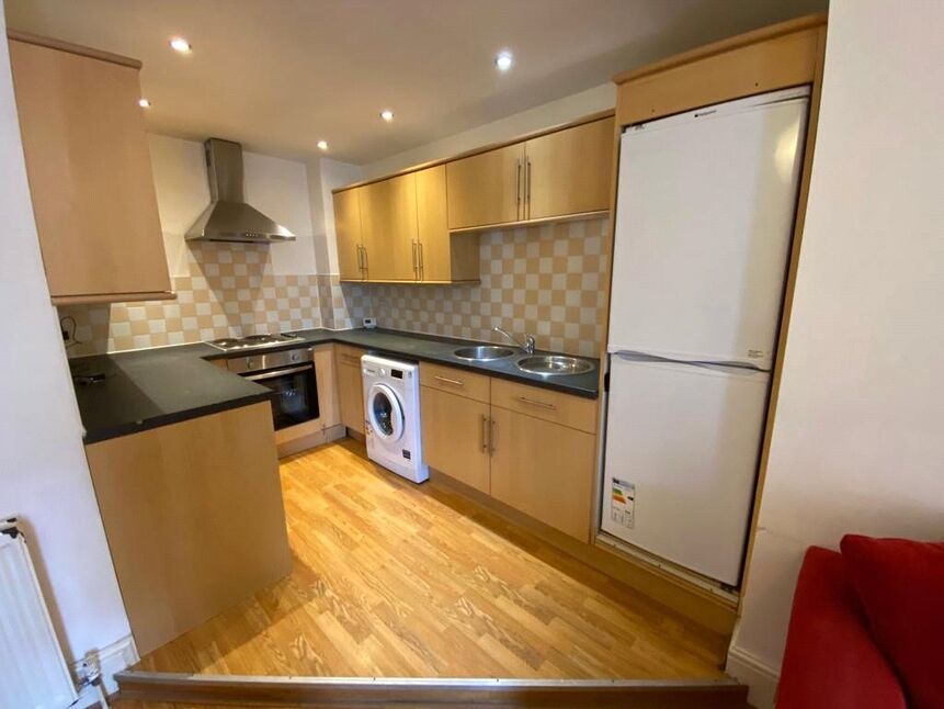 Flat Dinsdale Road in Newcastle upon Tyne