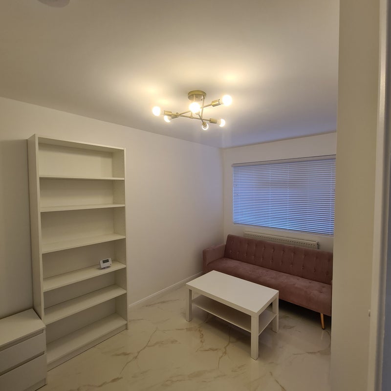 Room Wilkinson Road in Greater London