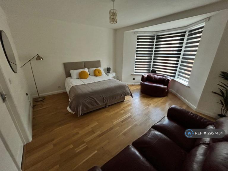 Flat Bromham Road in Bedford