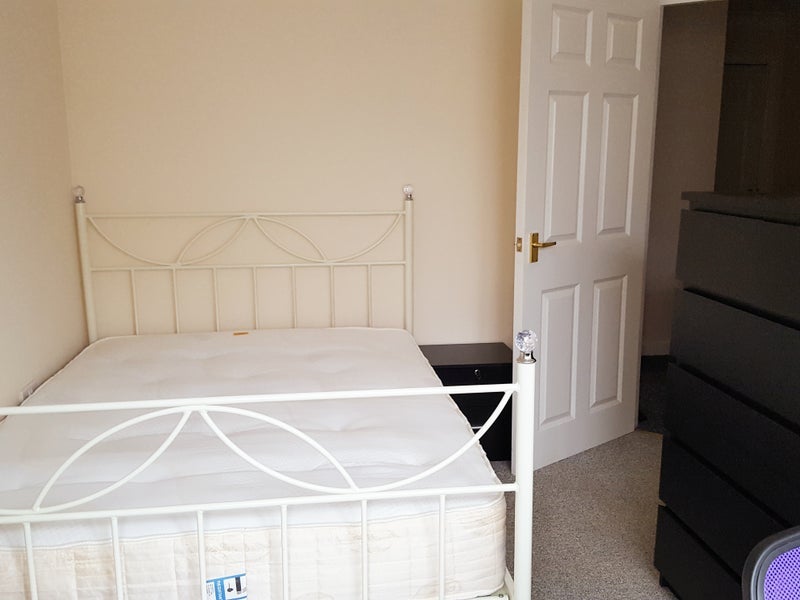 Room Alton Road in Bournemouth