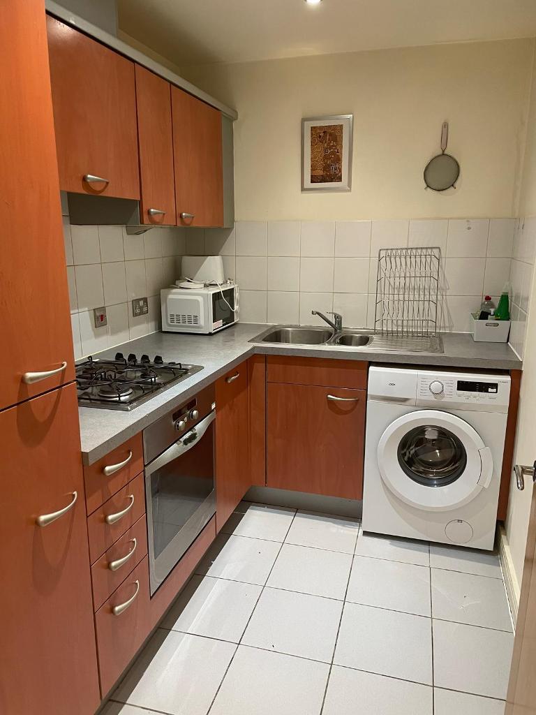 Flat Newport Avenue in Greater London