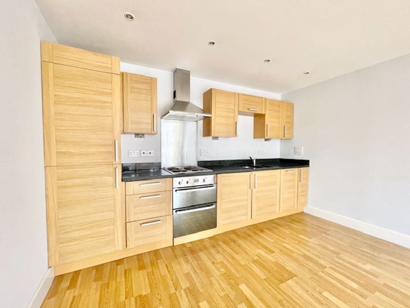 Flat Long Lane in Greater London