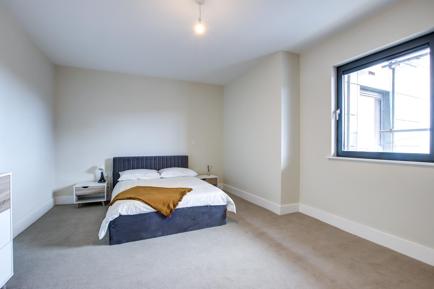 Flat Knightsbridge Court in Newcastle upon Tyne