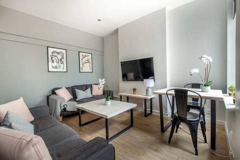 Room Norwood Road in Nottingham