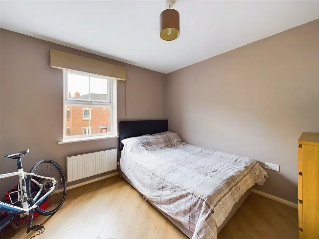 Flat Sentinel Way in Tewkesbury