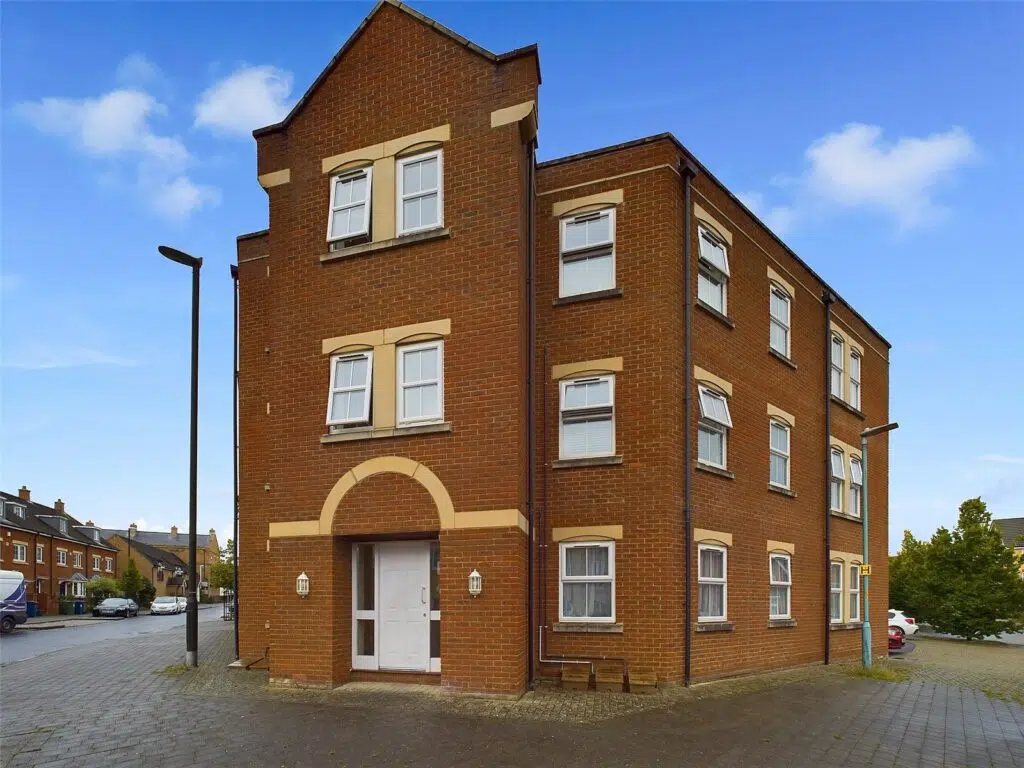 Flat Sentinel Way in Tewkesbury