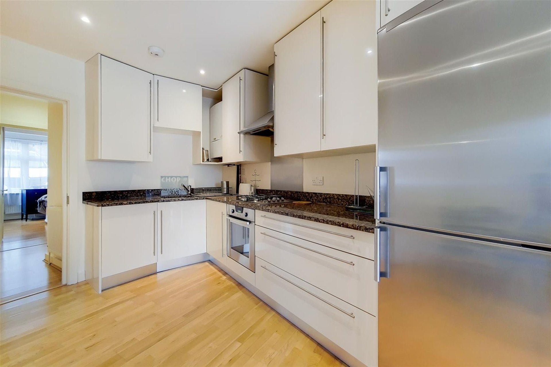 Flat Torrington Park in Greater London