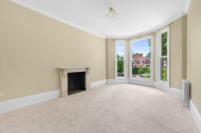 Flat Hervey Road in Greater London