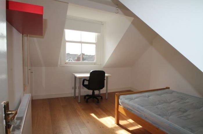Room Derby Road in Nottingham