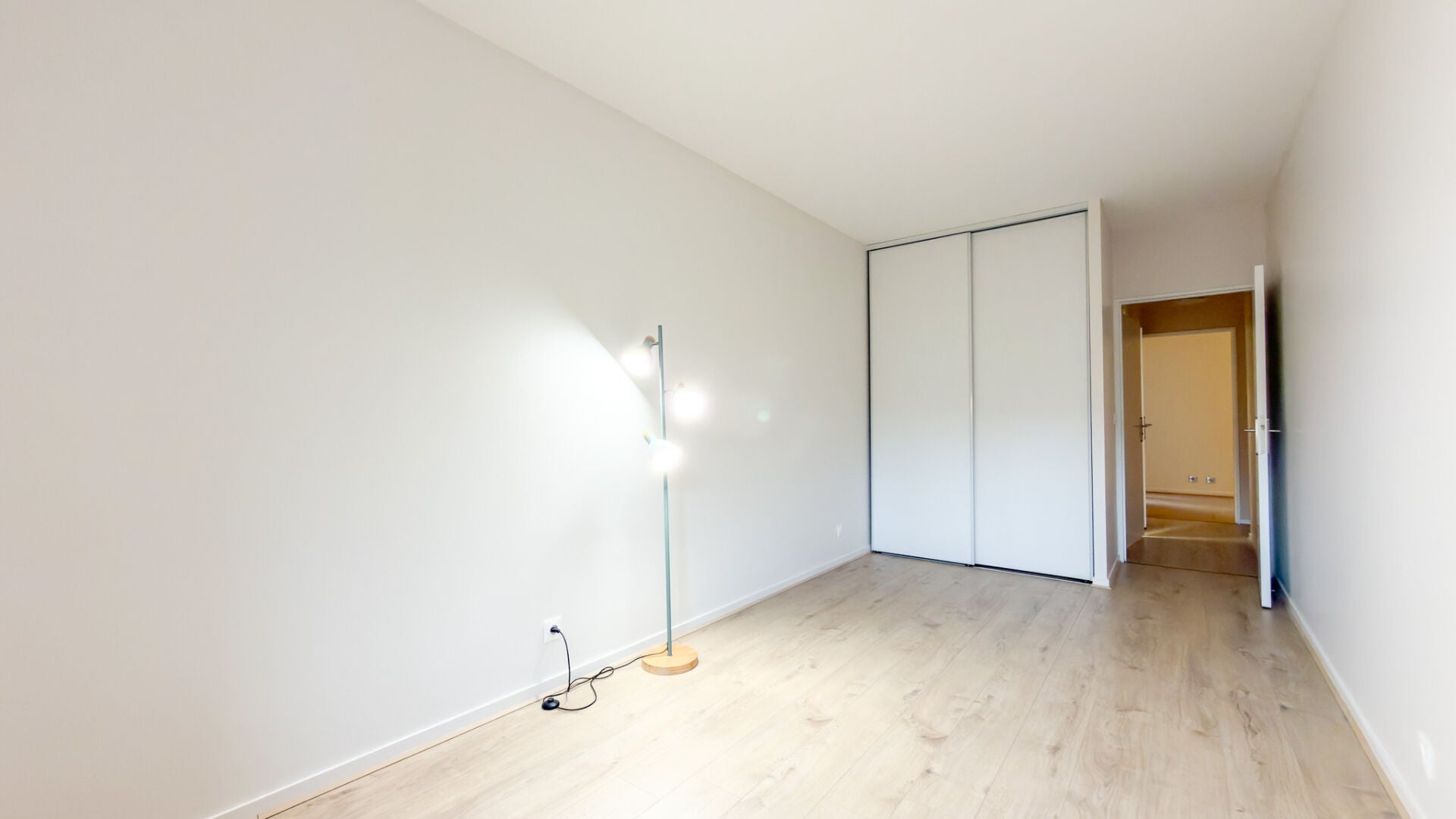 Flat Rue d'Esclaibes d'Hust in Montgeron