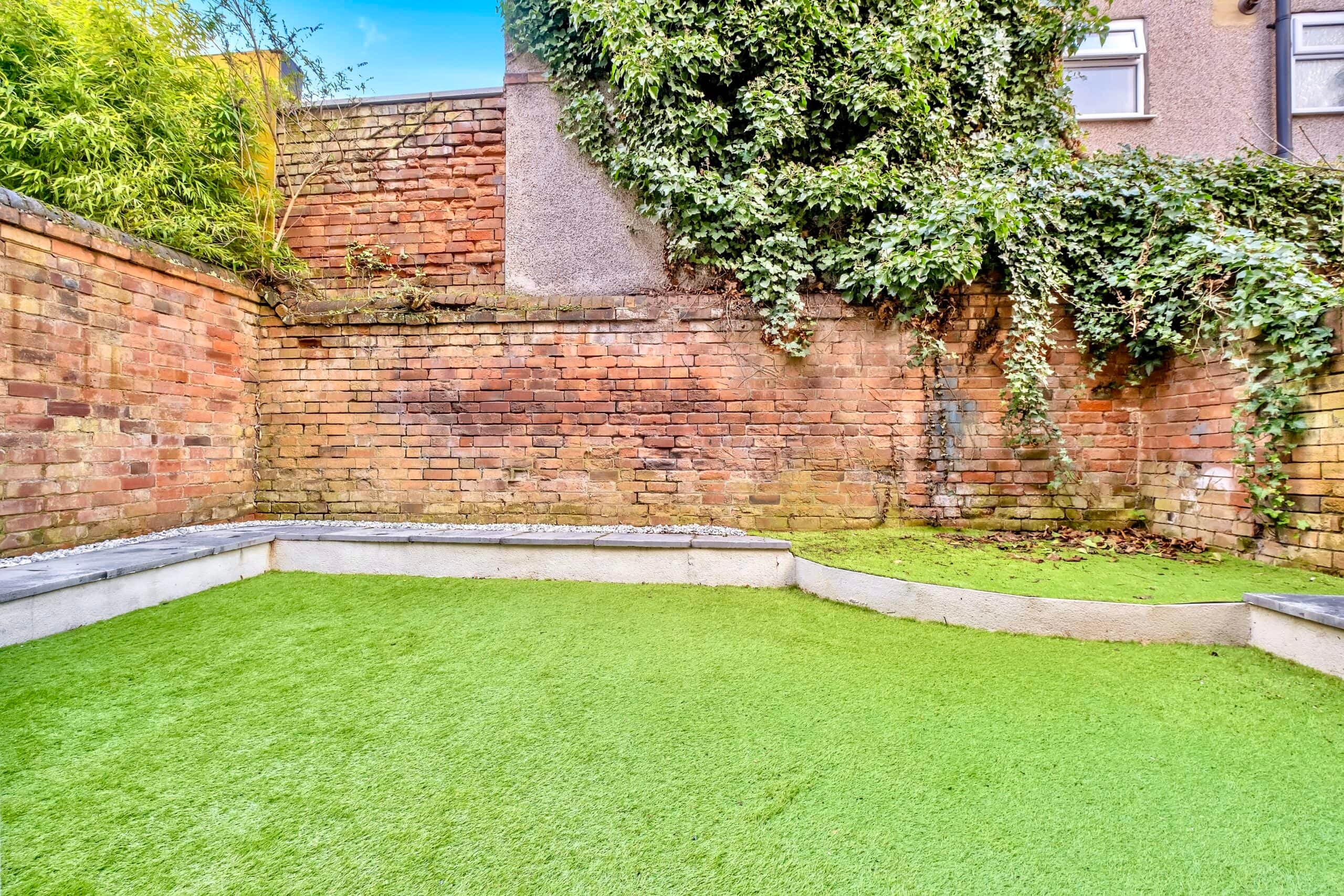 Flat Mapperley Park Drive in Nottingham