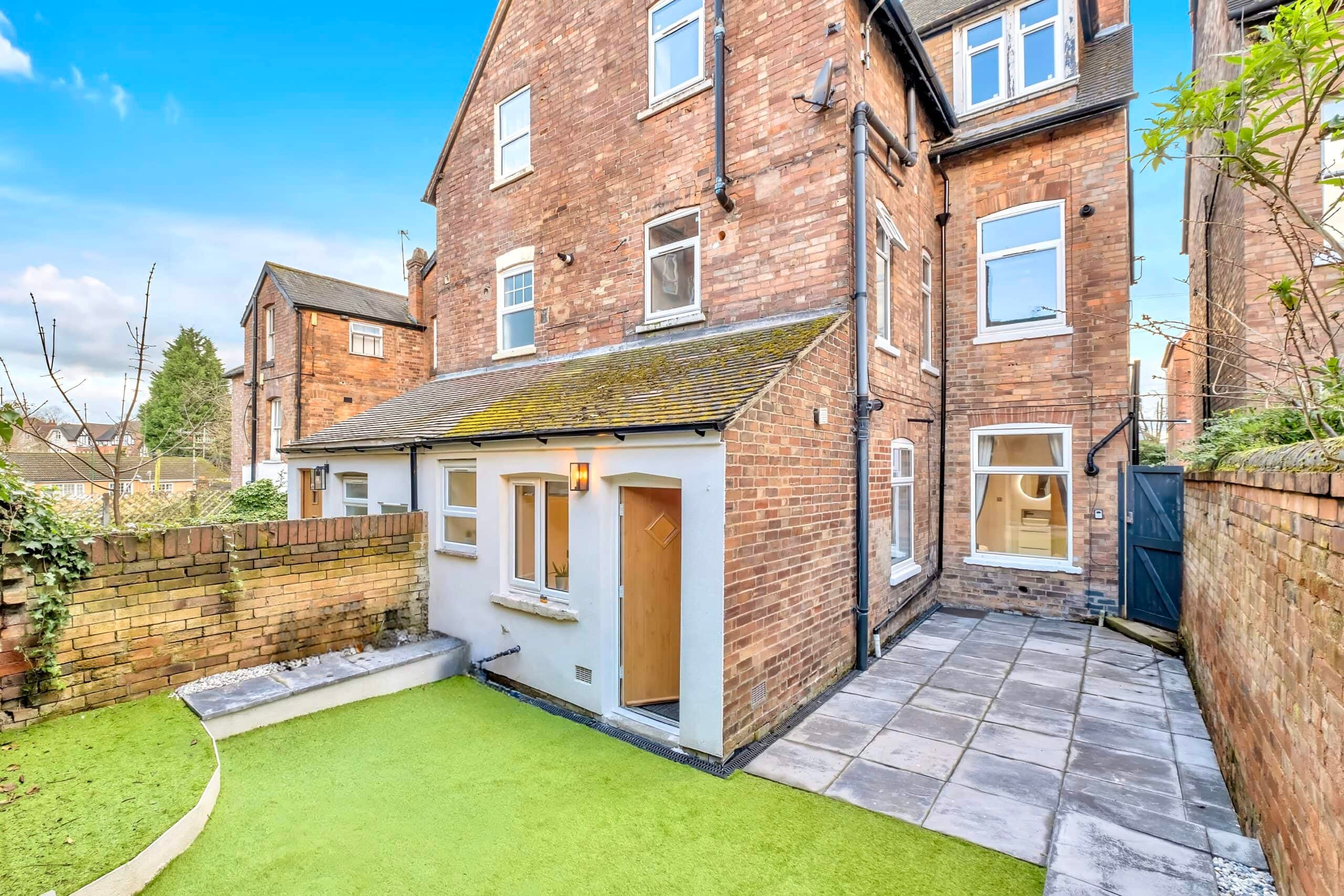 Flat Mapperley Park Drive in Nottingham