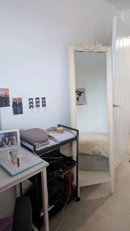 Room St Aiden's Road in City of Edinburgh