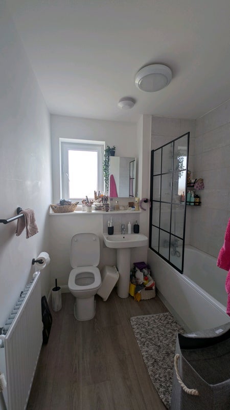 Room St Aiden's Road in City of Edinburgh