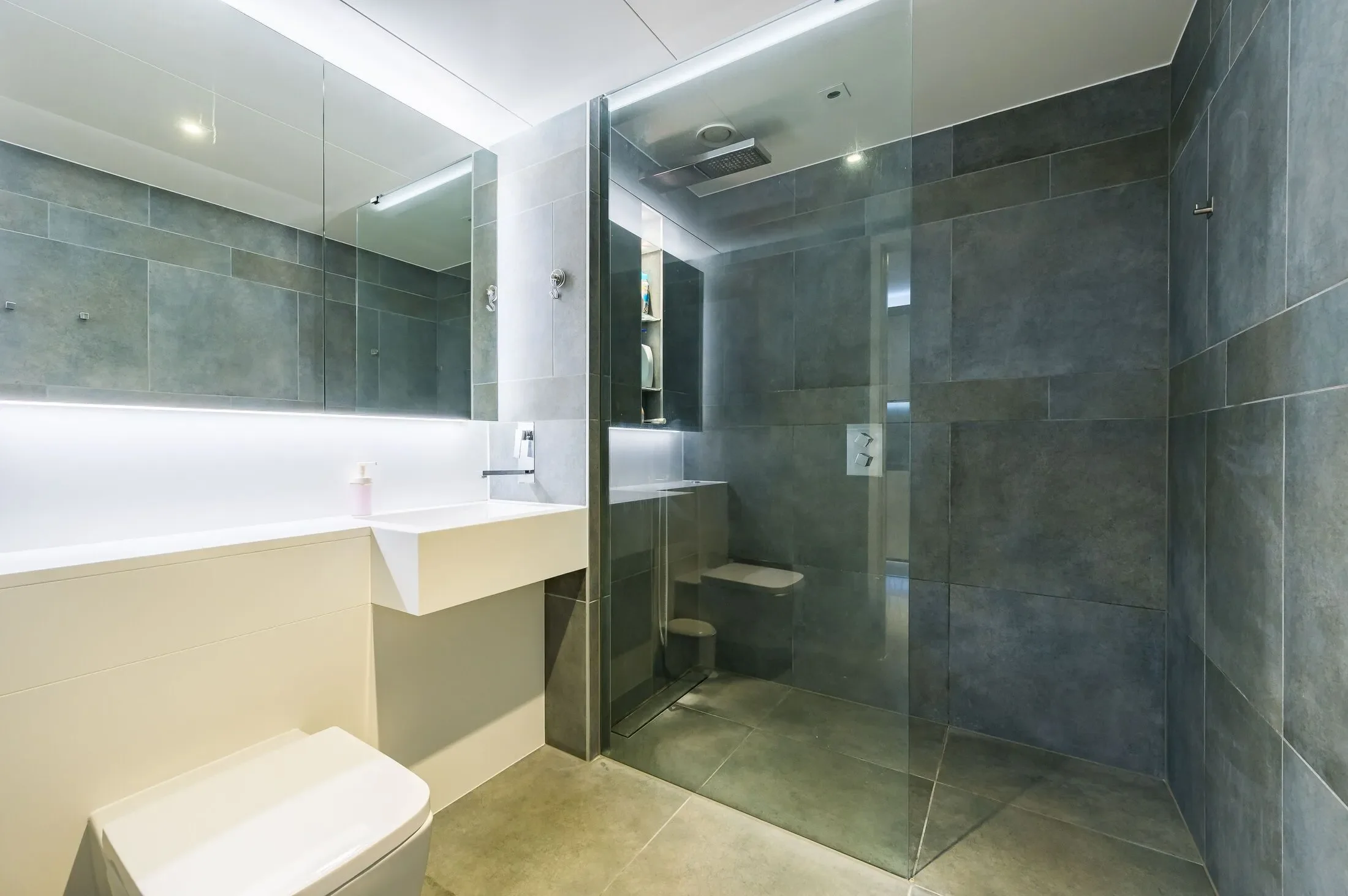 Flat Dollar Bay Place in Greater London