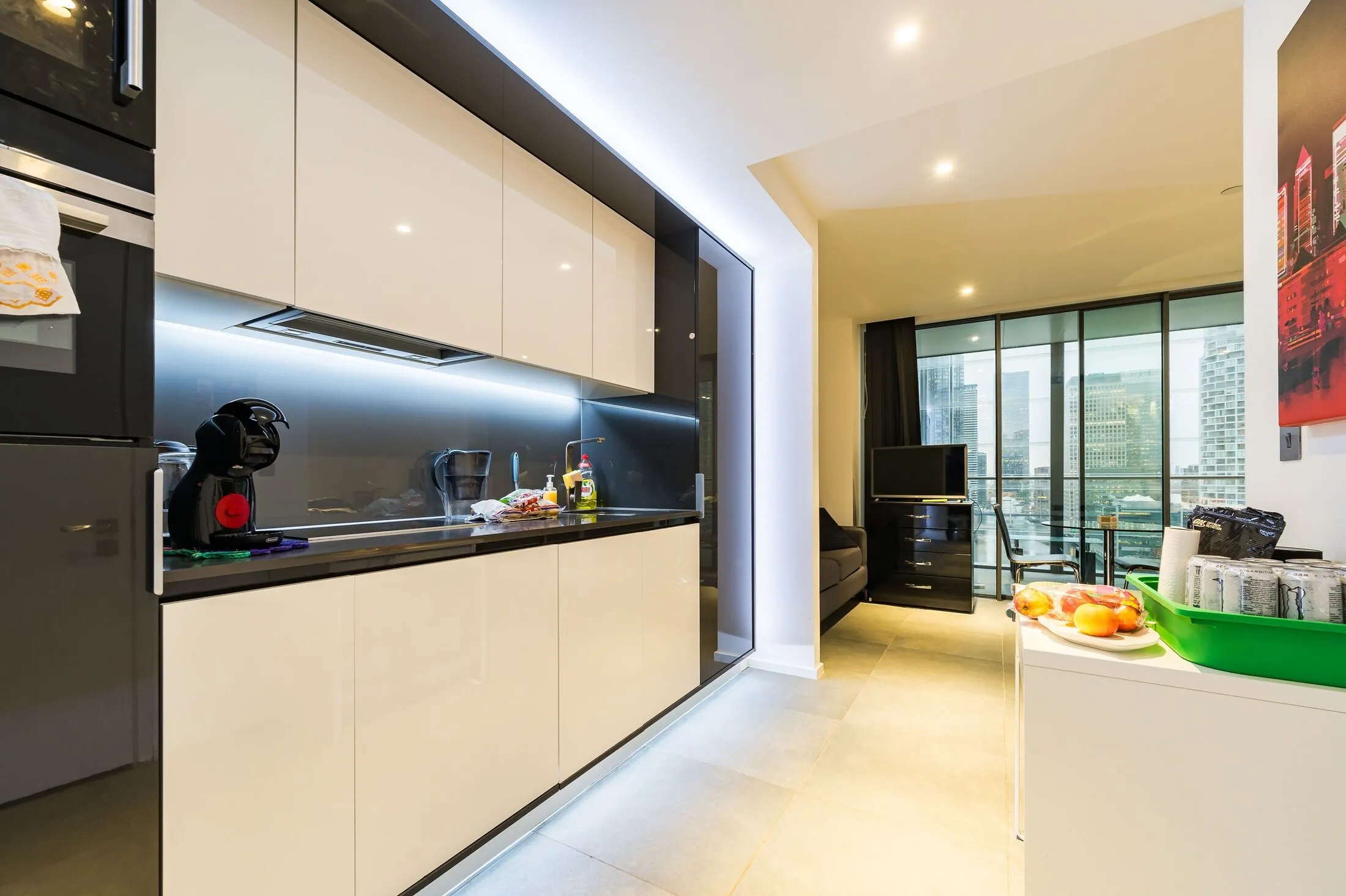 Flat Dollar Bay Place in Greater London