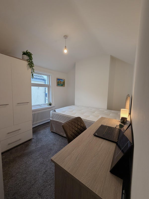 Room Beresford Road Lane in Cardiff
