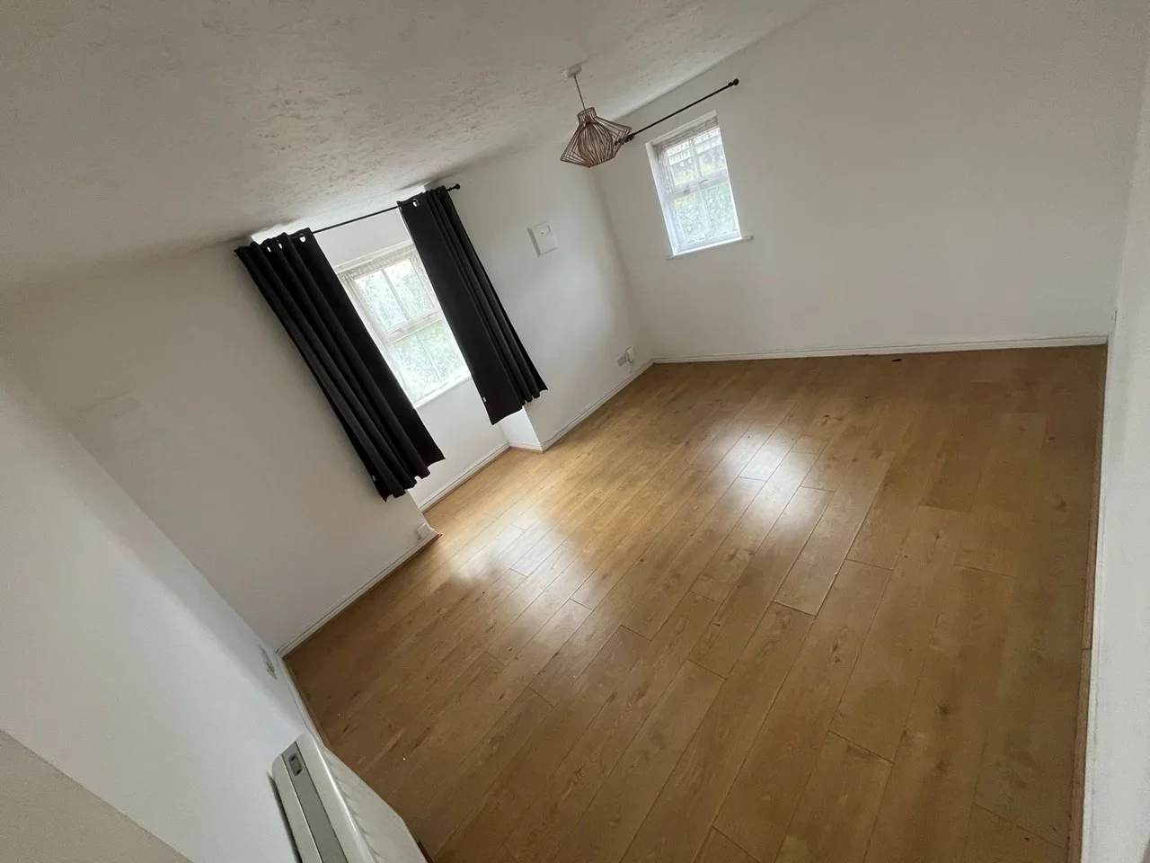 Flat Conifer Court in Greater London
