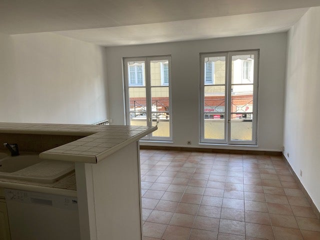 Flat D 15B in Neaufles-Saint-Martin