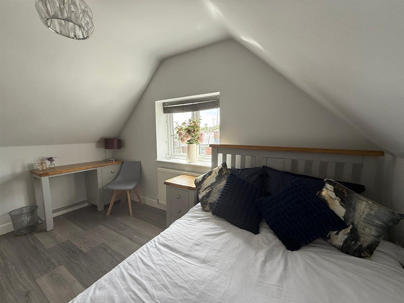 Flat Mansfield Road in Mansfield Woodhouse