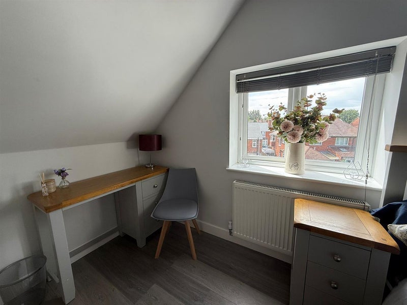 Flat Mansfield Road in Mansfield Woodhouse