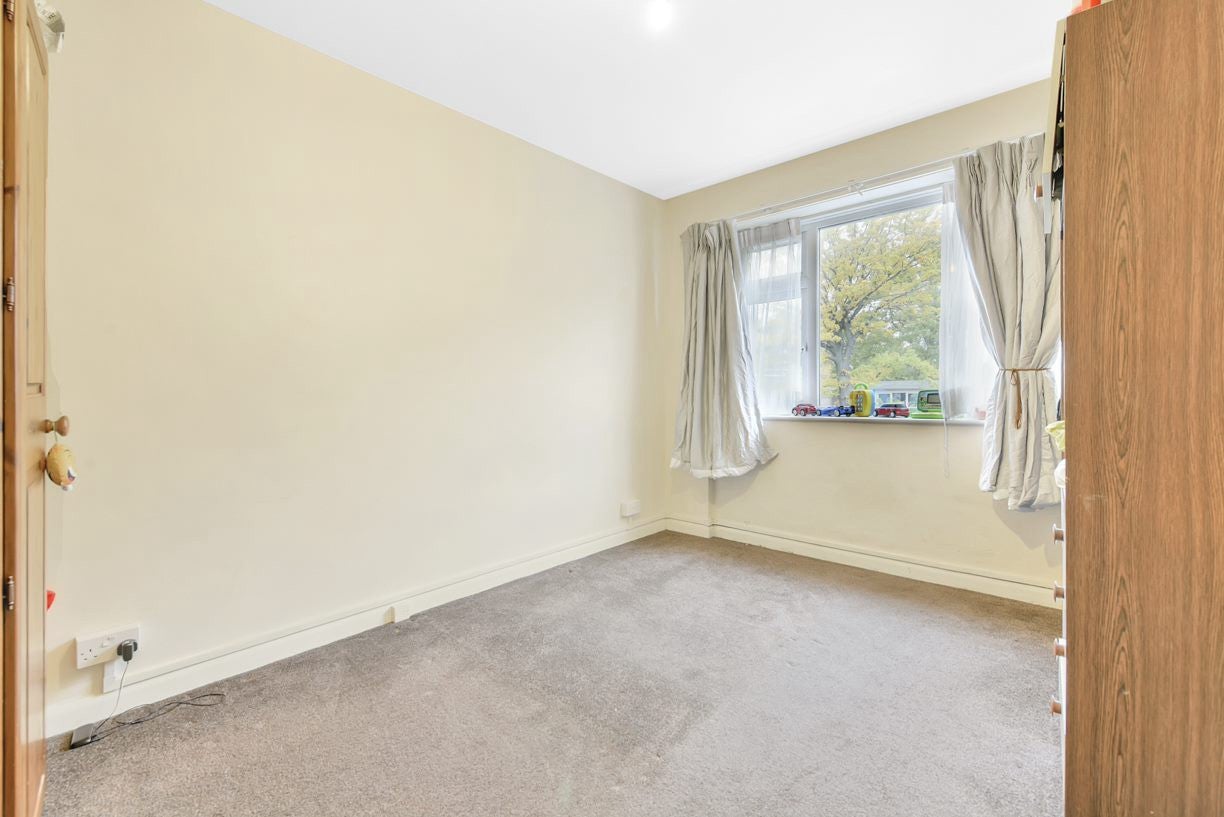 Flat Kingsland Road in Greater London