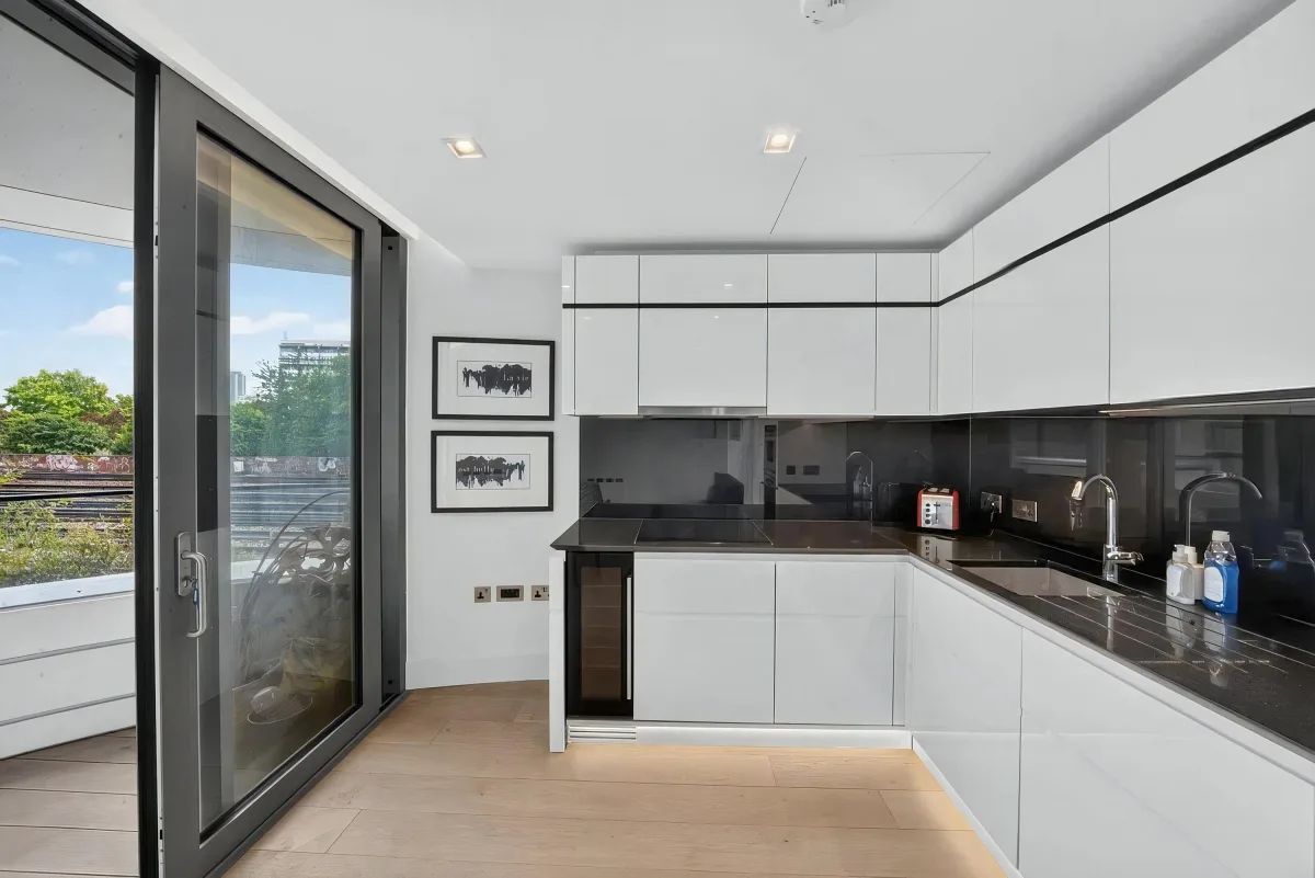 Flat Albert Embankment in Greater London