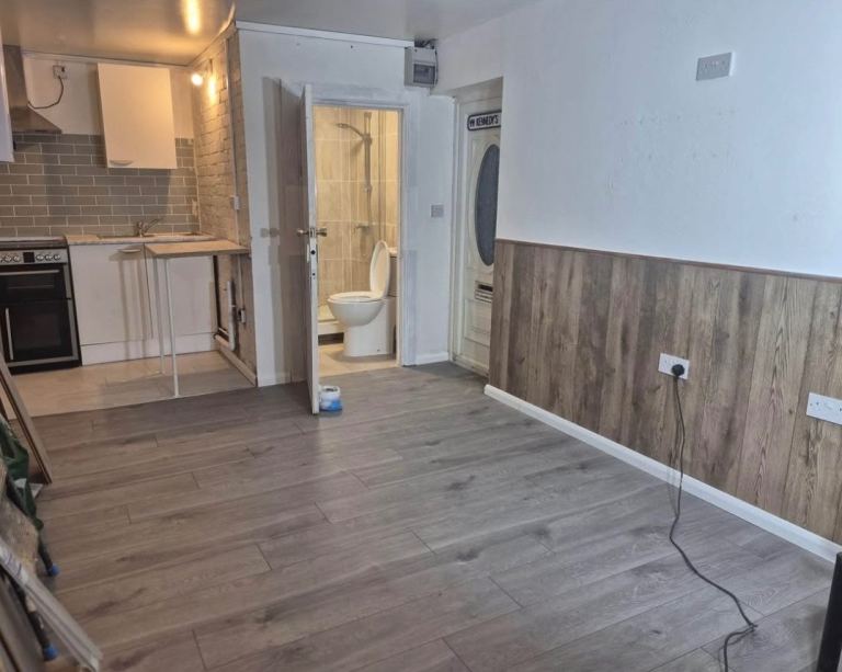 Flat Moat Lane in Luton