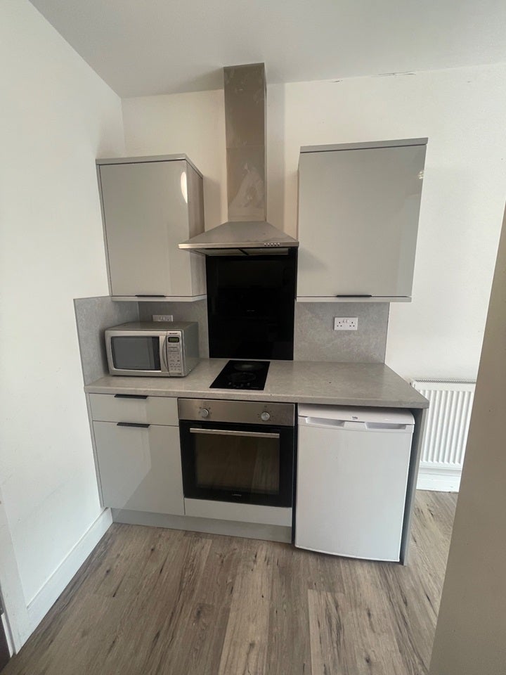 Flat Mitchell Road in Greater London