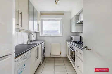Flat Victoria Grove in Greater London