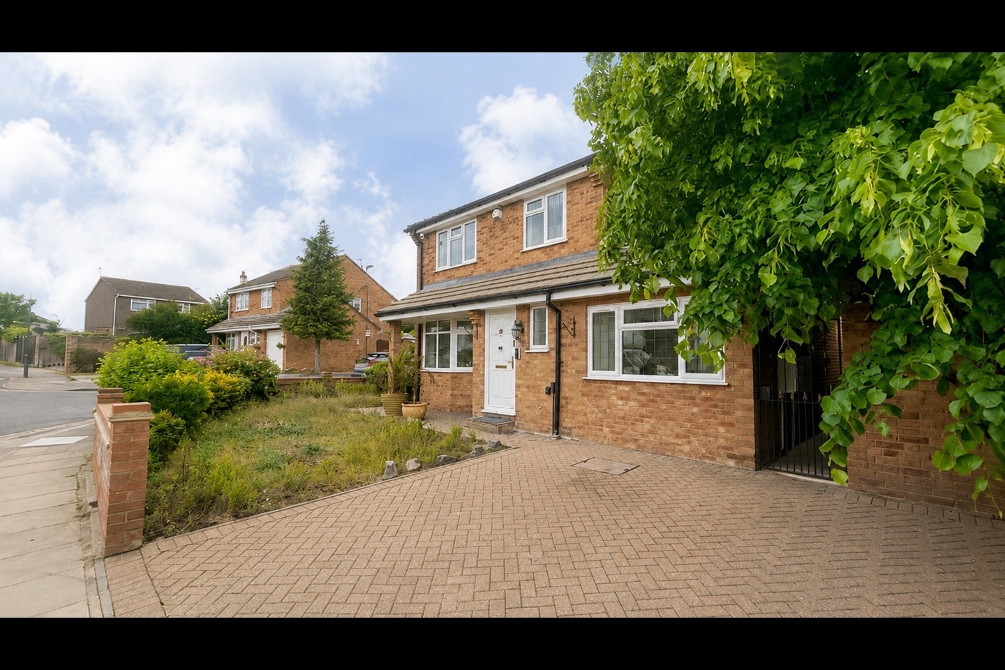 House Milford Close in Greater London