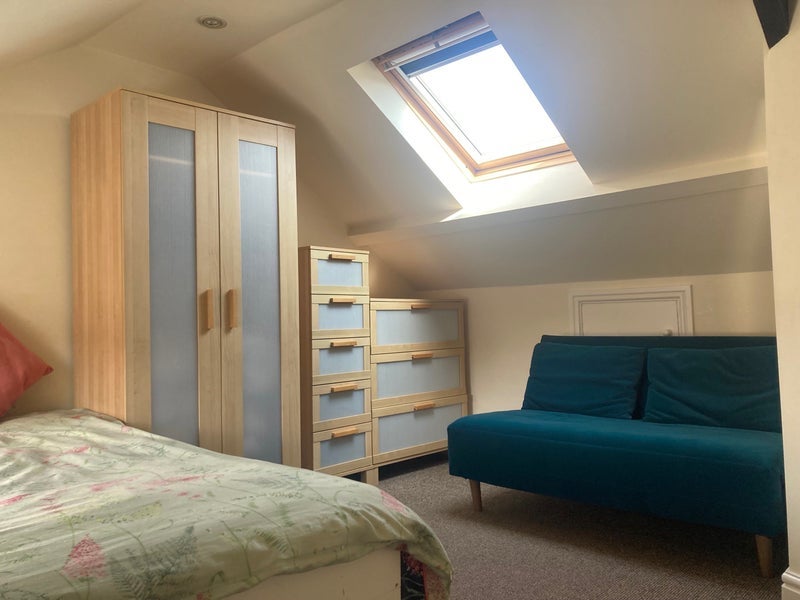 Room Ivy Road in Newcastle upon Tyne