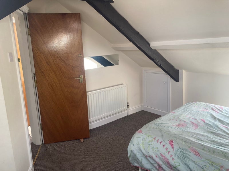Room Ivy Road in Newcastle upon Tyne