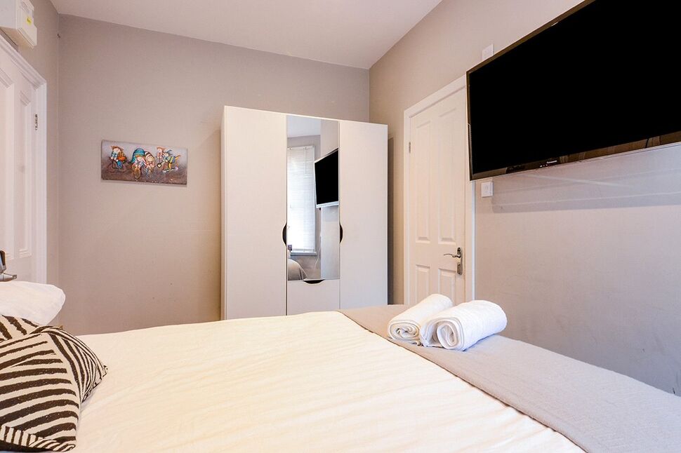 Room Grosvenor Road in Watford