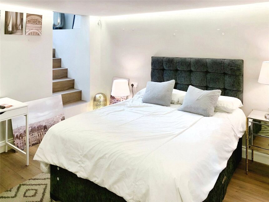 Room Grosvenor Road in Watford