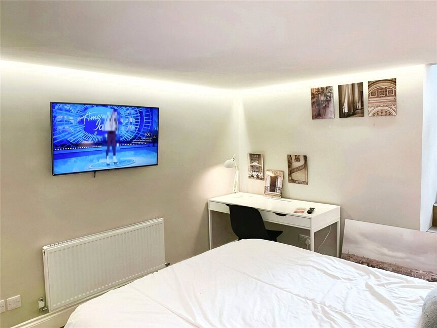 Room Grosvenor Road in Watford