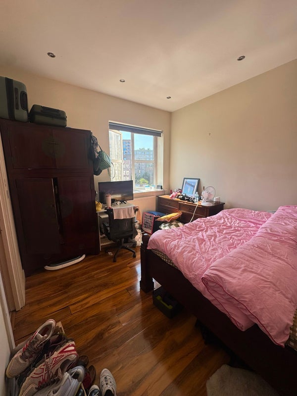 Room Kennington Lane in Greater London