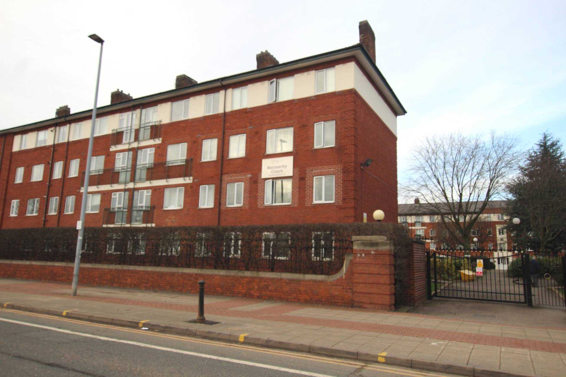 Flat Eccles New Road in Salford