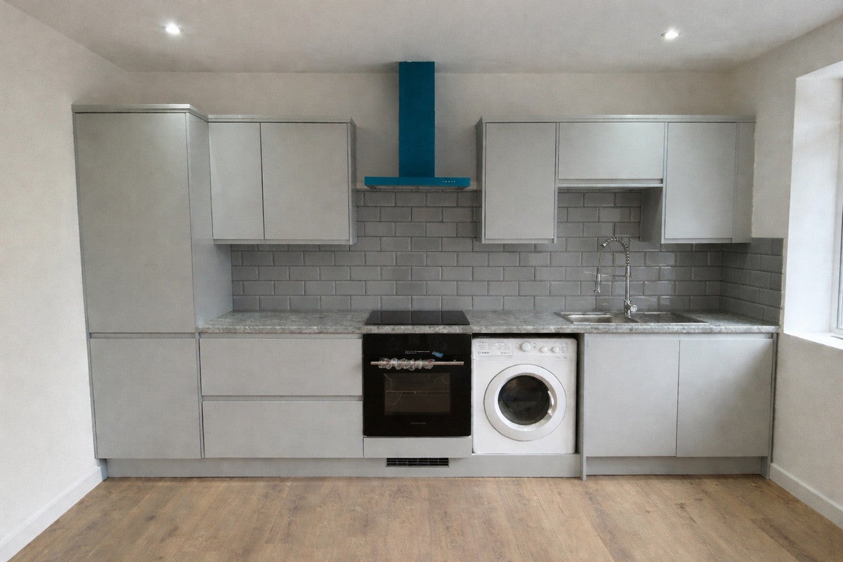 Flat Selborne Road in Greater London