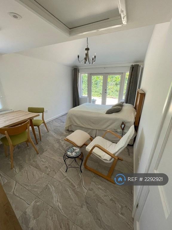 Room Harston Road in South Cambridgeshire