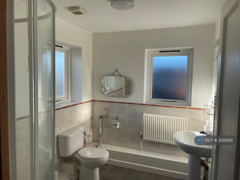 Room Harston Road in South Cambridgeshire