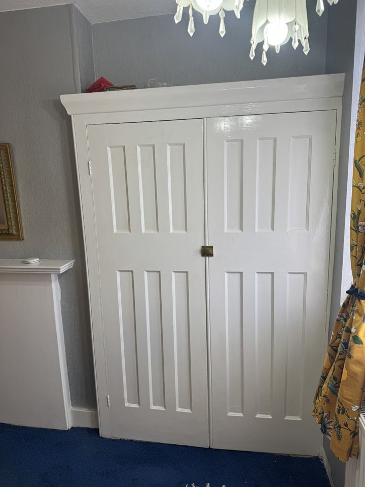 Room Gunnersbury Avenue in Greater London