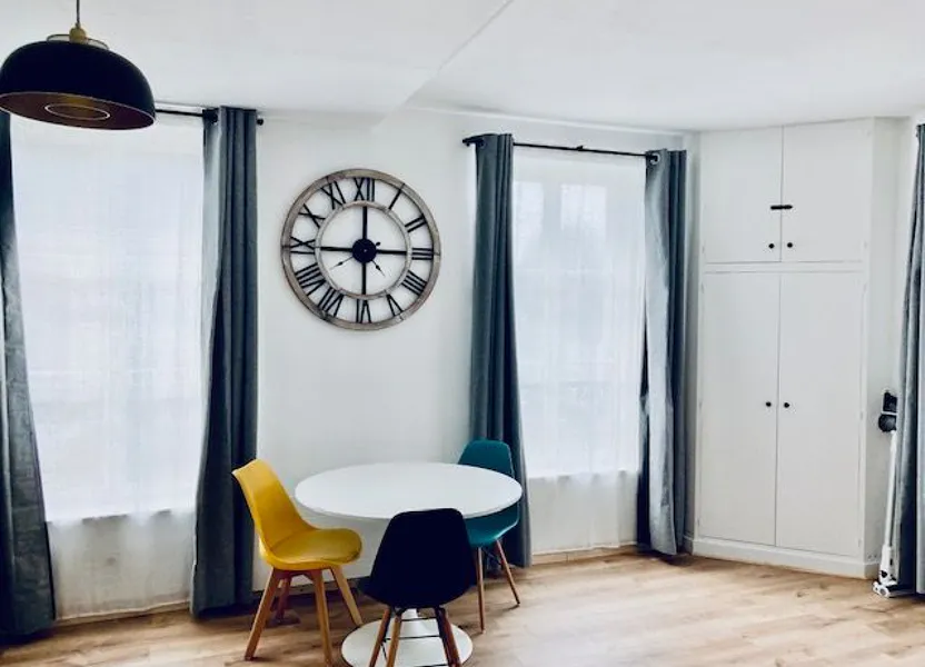 Flat Rue de Sully in La Ferté-Saint-Aubin