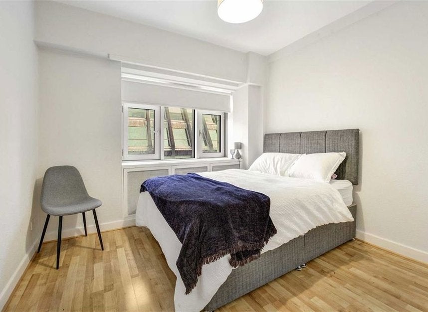 Flat Fetter Lane in City of London
