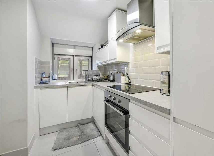 Flat Fetter Lane in City of London