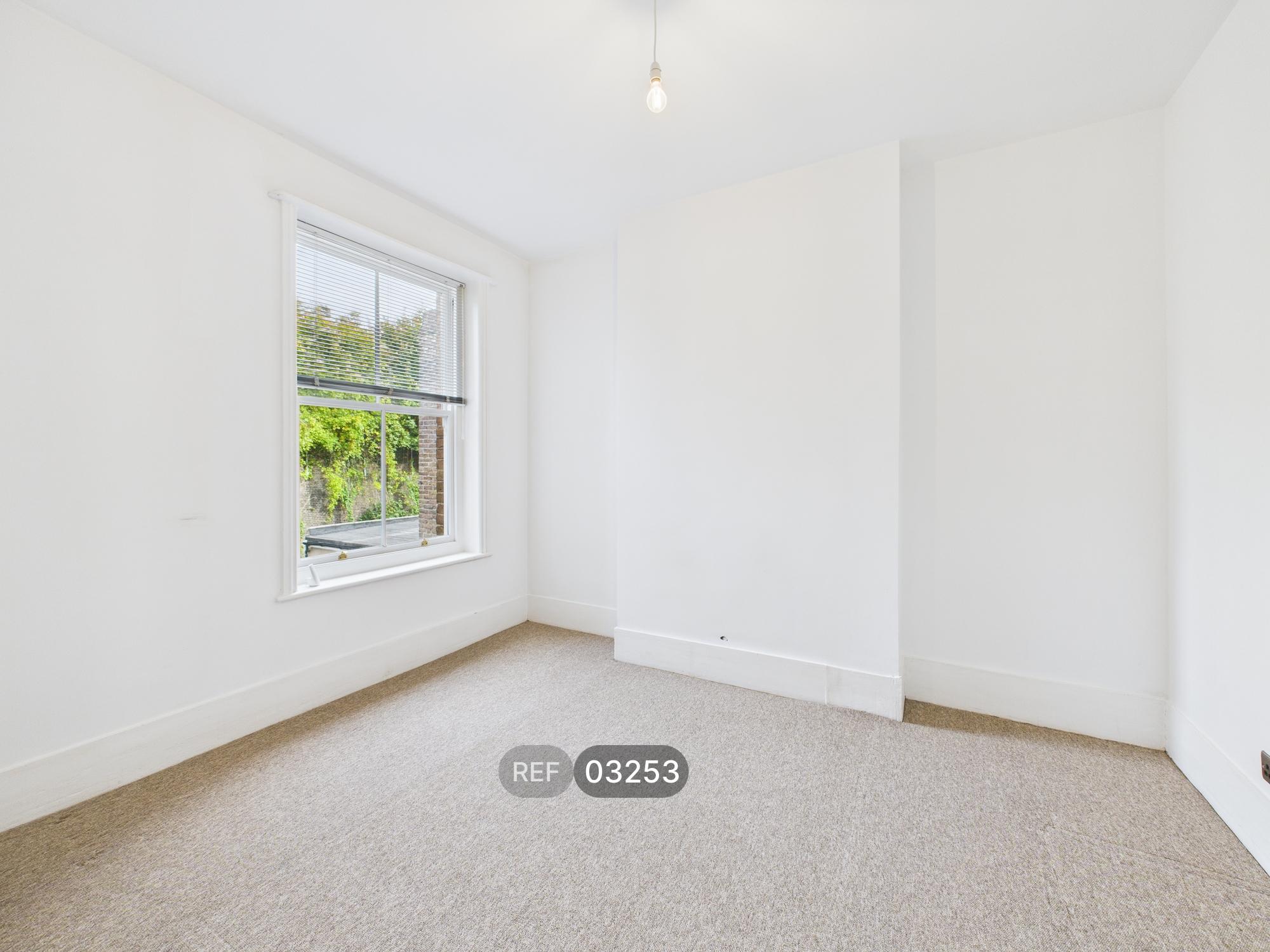 Flat Miller's Road in Brighton