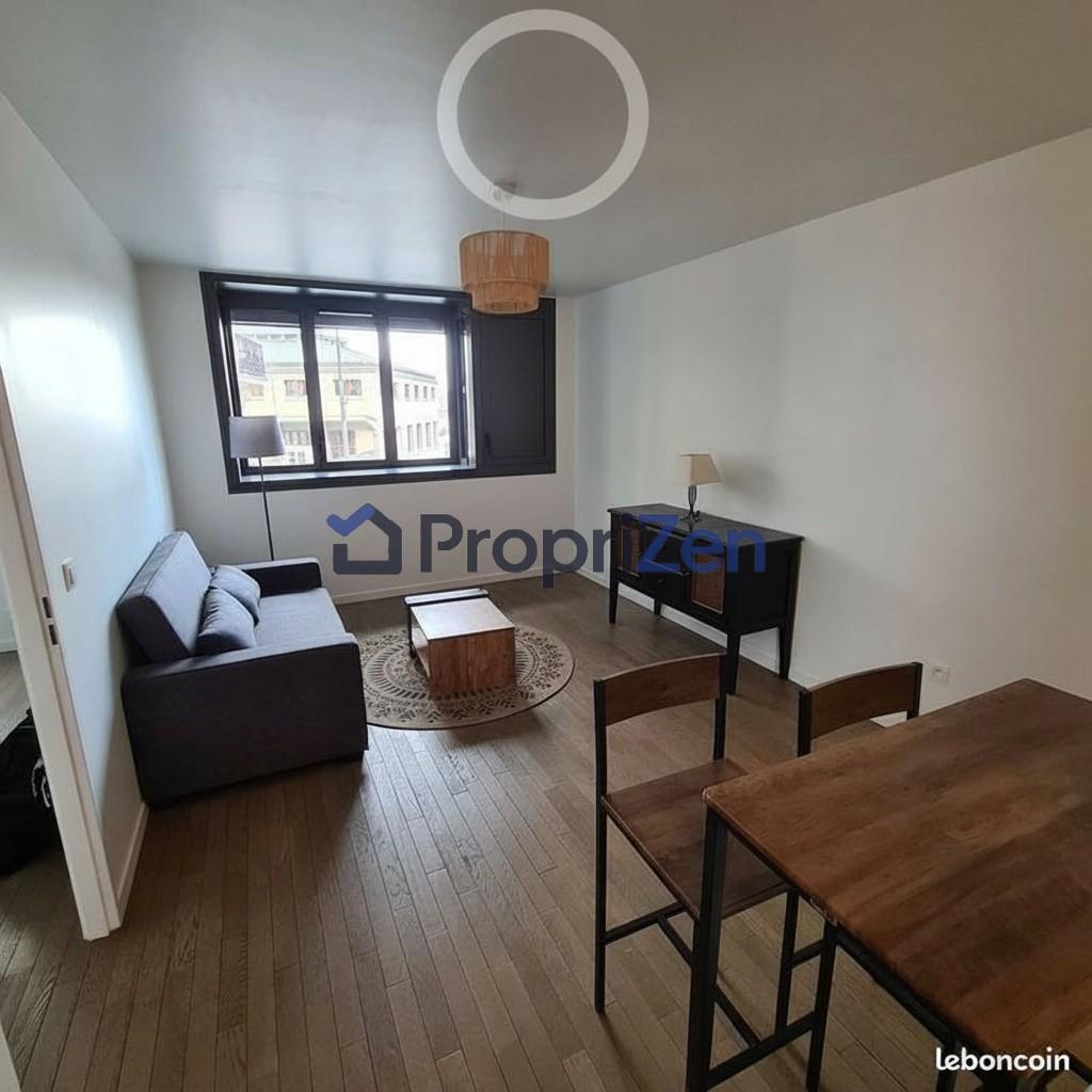 Appartement Rue de la Chapelle à Paris